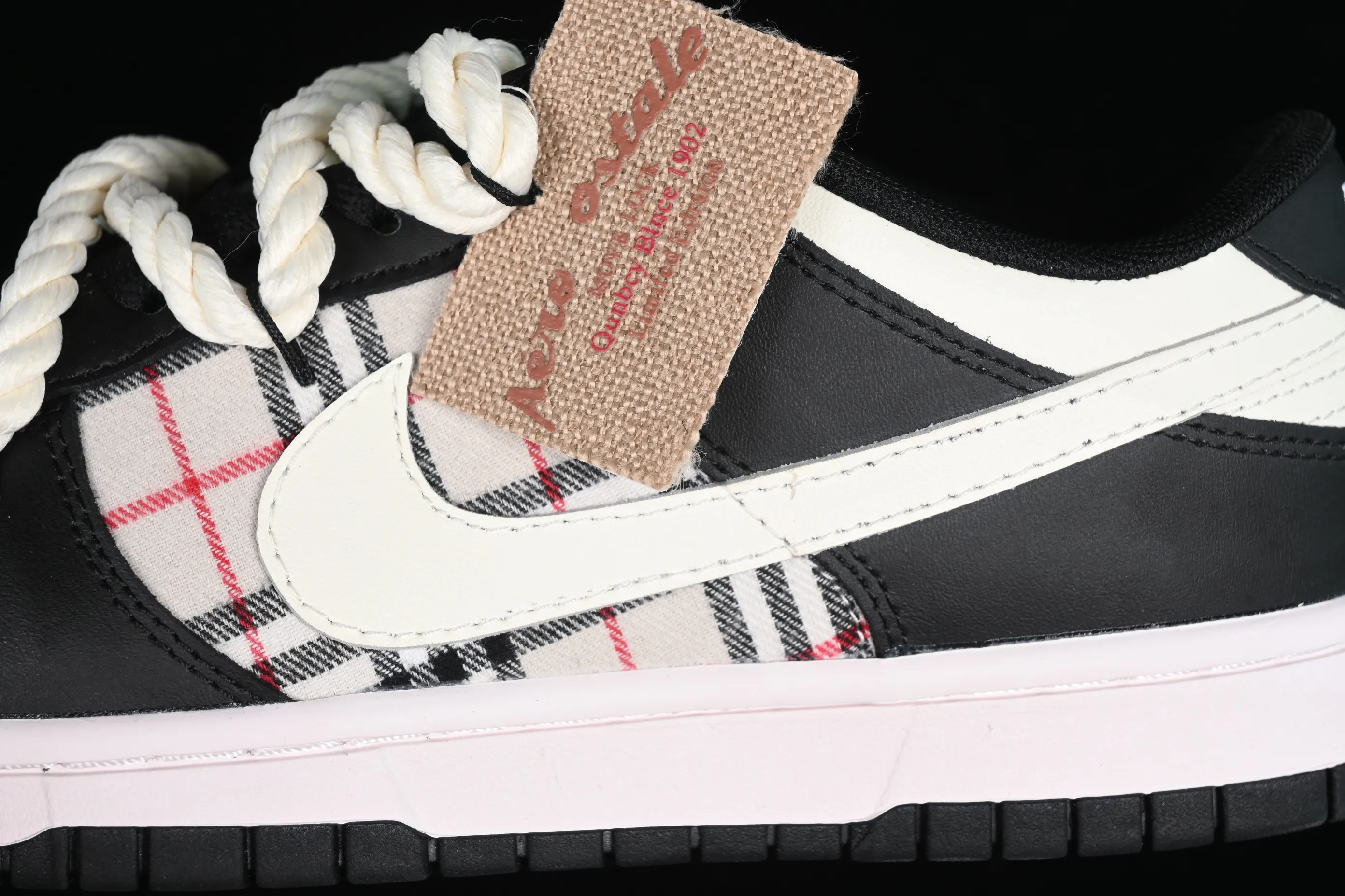 All Categories Nk SB Dunk Series Nk SB Dunk Low Low-top sneakers Nk Dunk Low Fire Heart Scottish distressed oxidation Deconstructed straps SB retro low-top casual sneakers DD1391-100